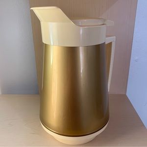 Thermo-Serv Custard and Gold Insulated Server/Pitcher - 6 Cup 10.5” Vintage Rare